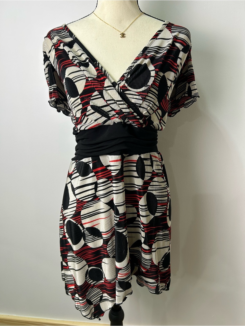 Asymmetrical Tie Waist Print Blouse in Black, White & Red